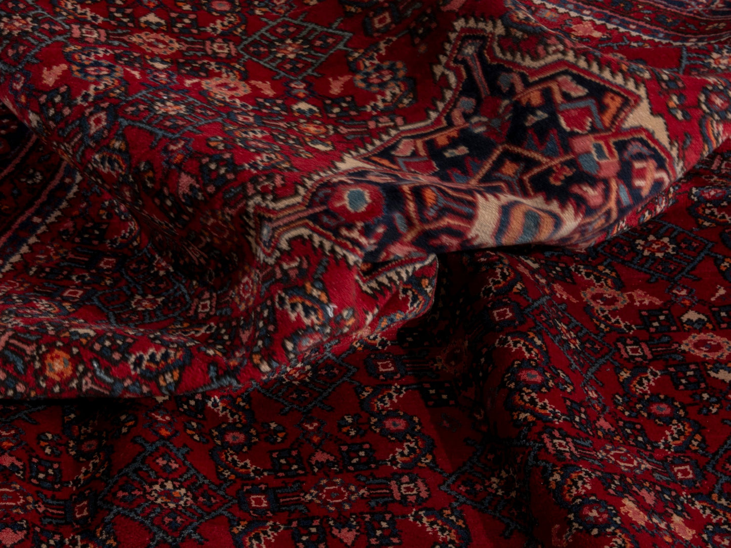 4704 - 6'9" x 10'10"