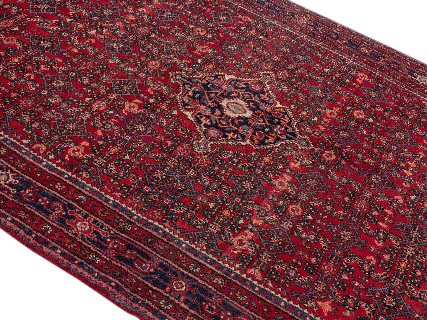 4704 - 6'9" x 10'10"