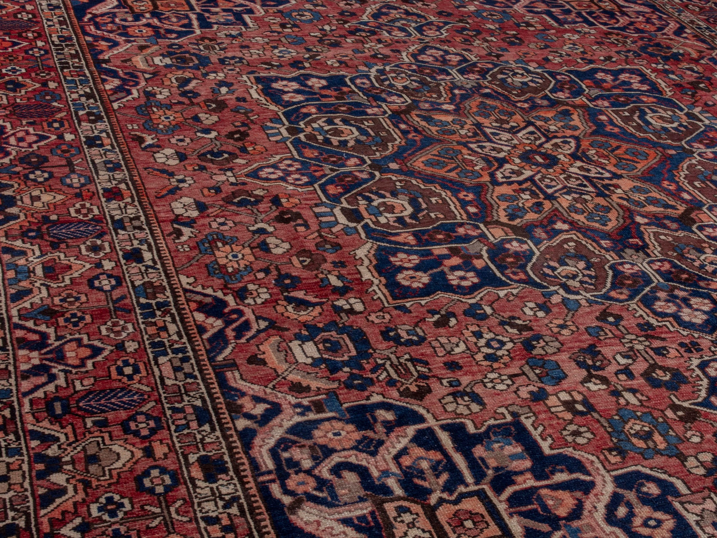 4710 - 10'3" x 12'8"