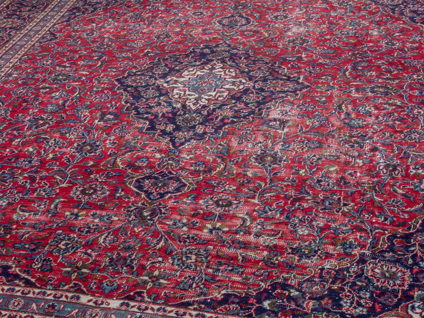 4713 - 9'10" x 12'6"