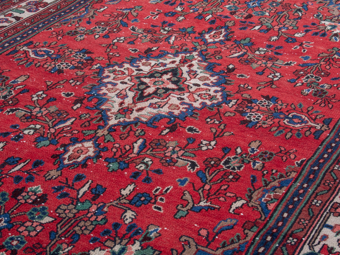 4714 - 6'11" x 10'4"