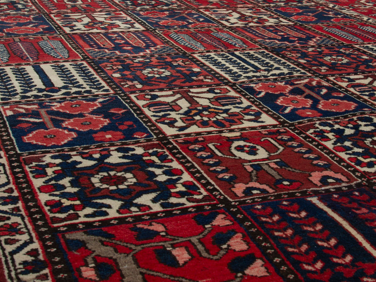 4715 - 6'11" x 10'2"