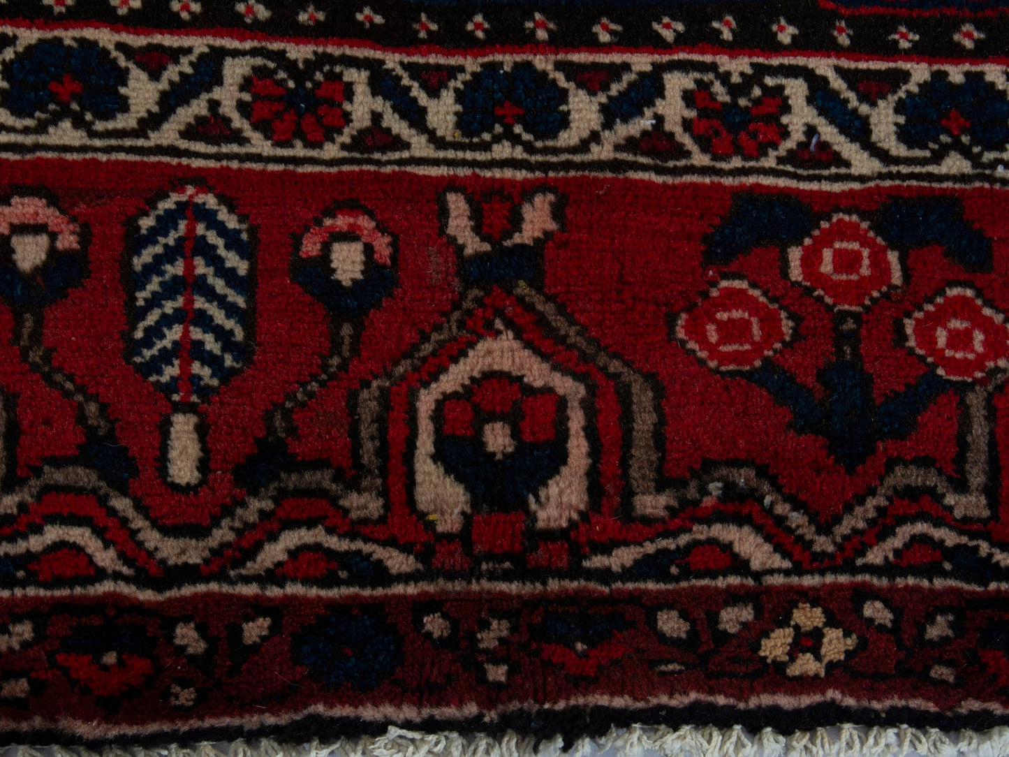 4715 - 6'11" x 10'2"