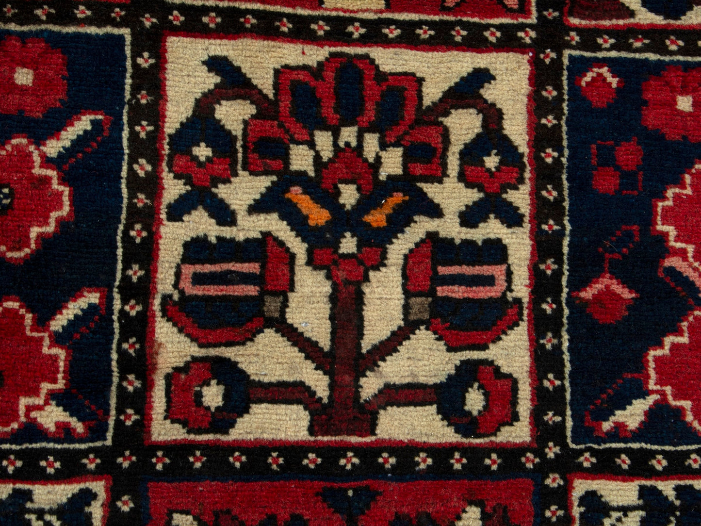 4715 - 6'11" x 10'2"