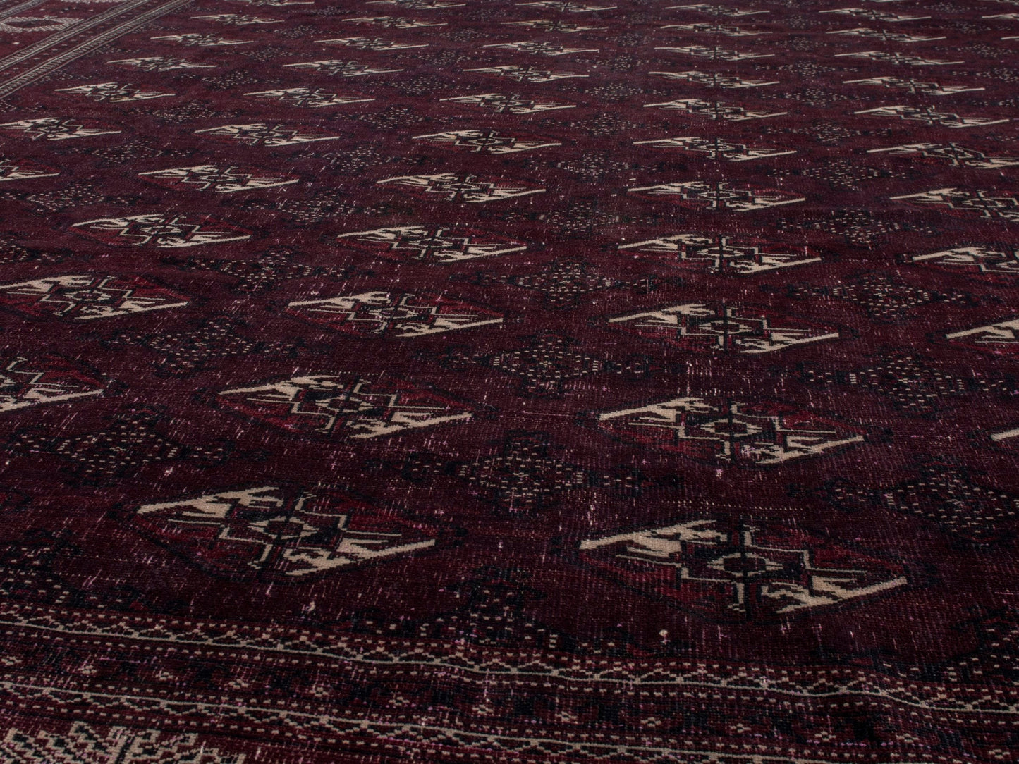 4730 - 10'10" x 13'1"