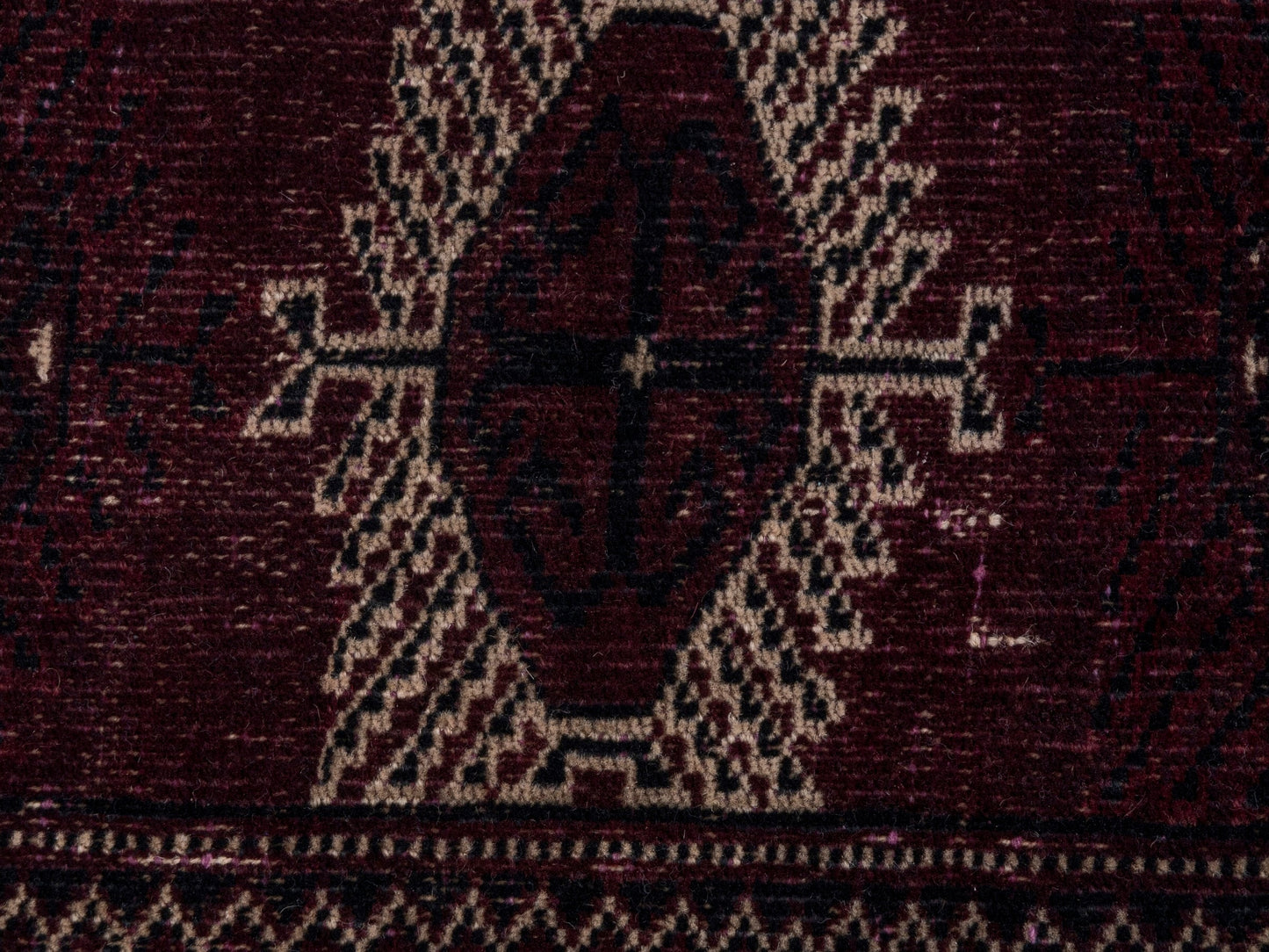 4730 - 10'10" x 13'1"