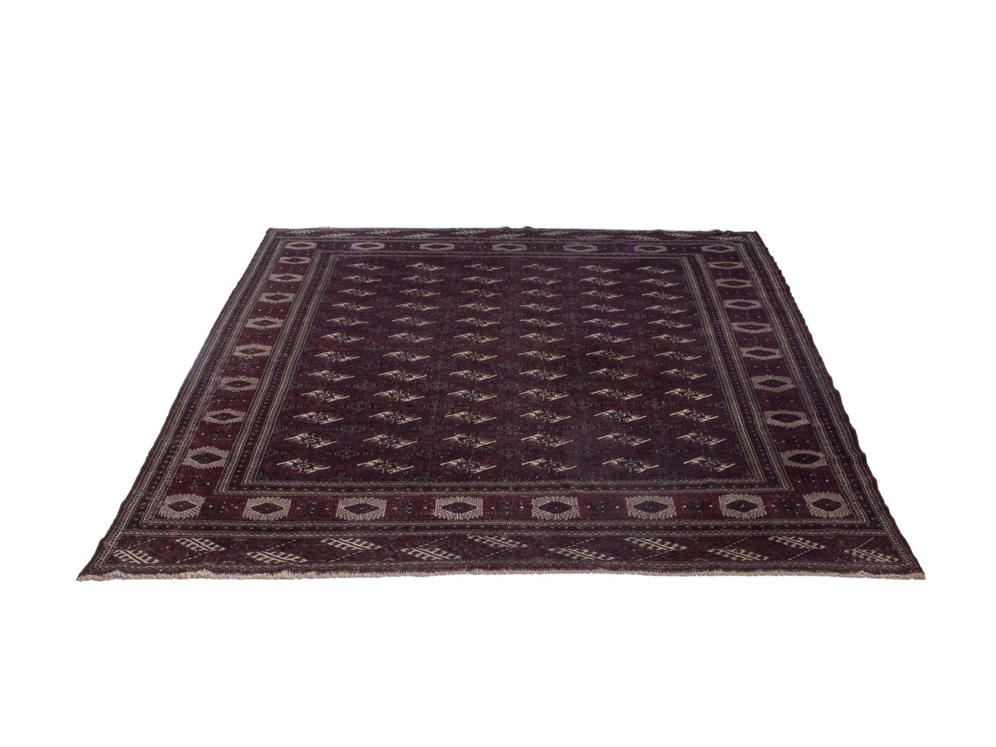 4730 - 10'10" x 13'1"