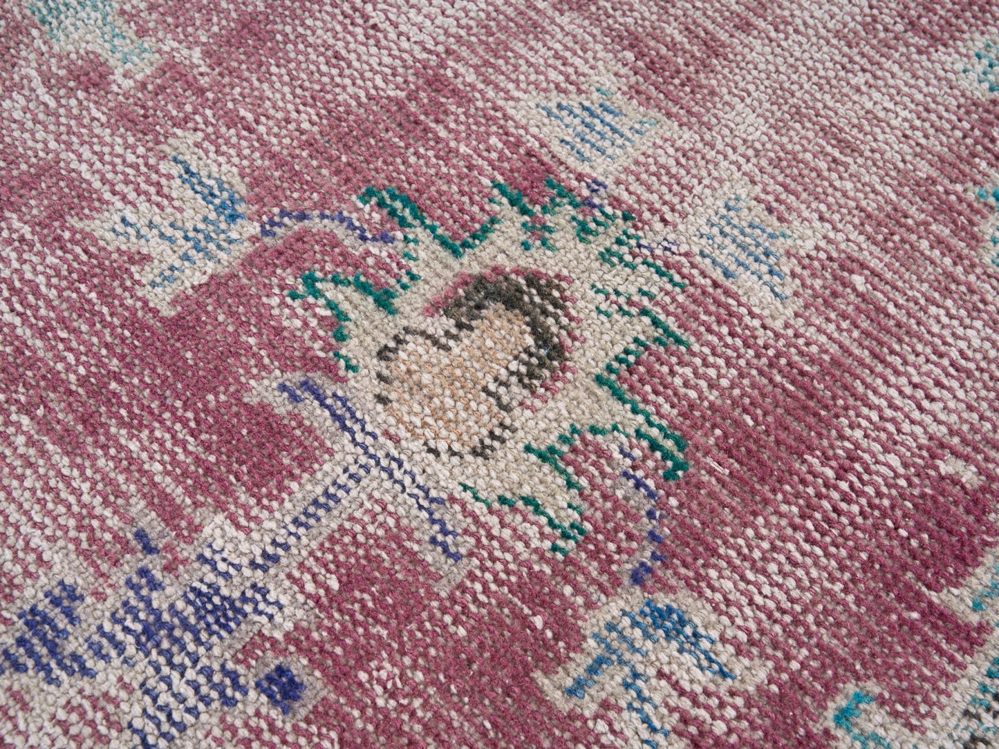 8432 - 6'10" x 10'6"