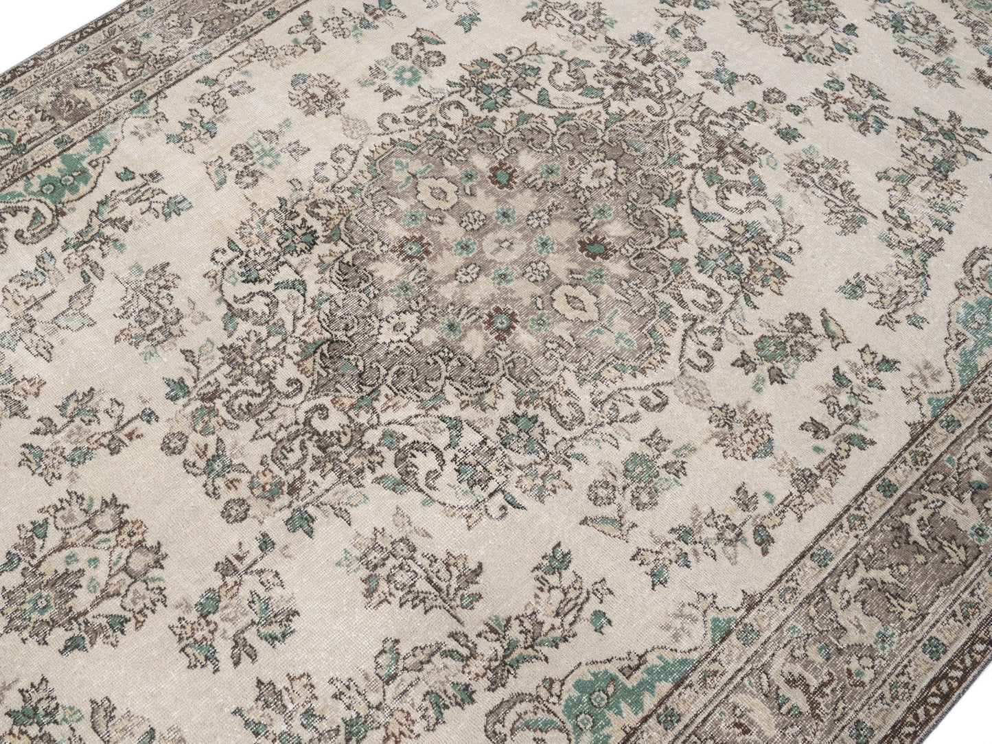 8383 - 6'8" x 10'10"