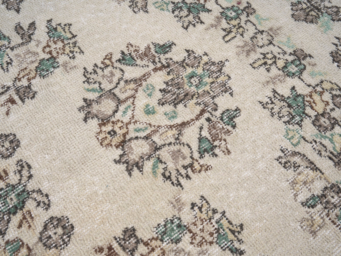 8383 - 6'8" x 10'10"