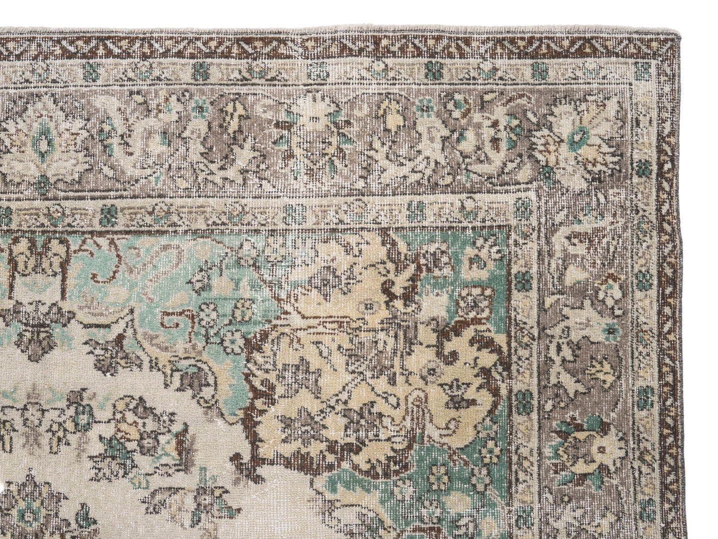 8383 - 6'8" x 10'10"