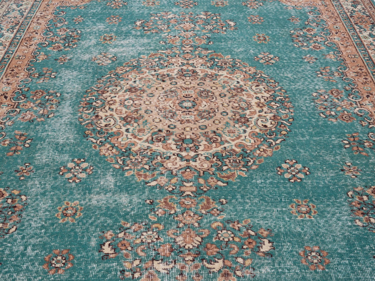 8370 - 6'10" x 10'2"