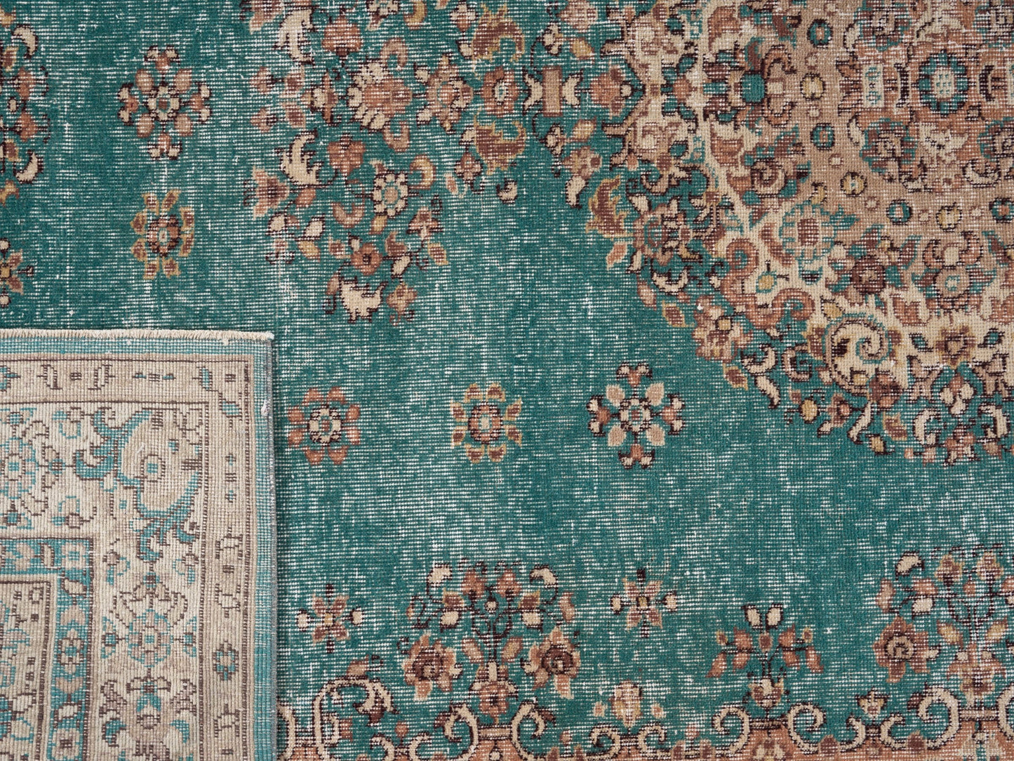 8370 - 6'10" x 10'2"