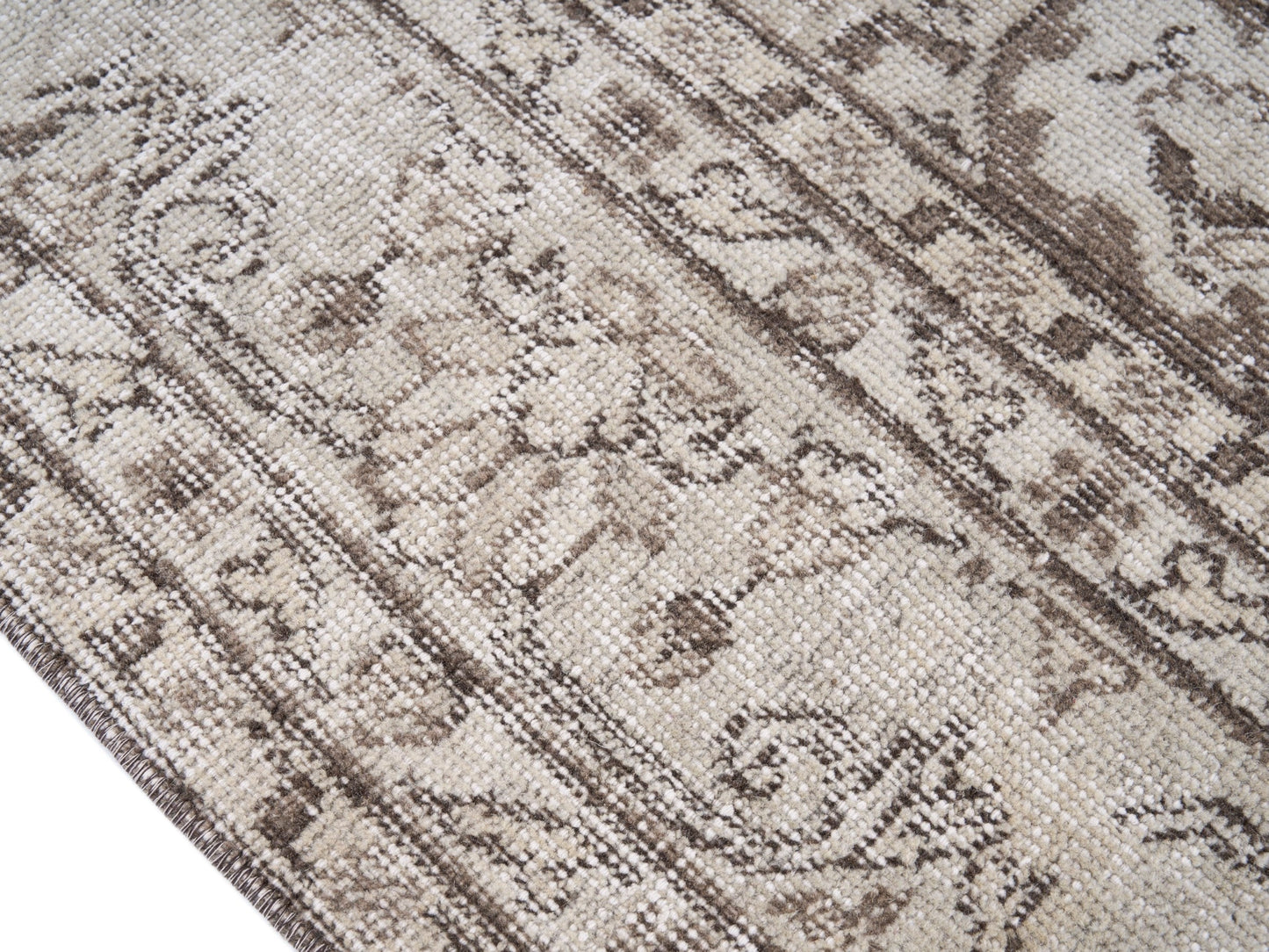 8363 - 6'11" x 10'5"