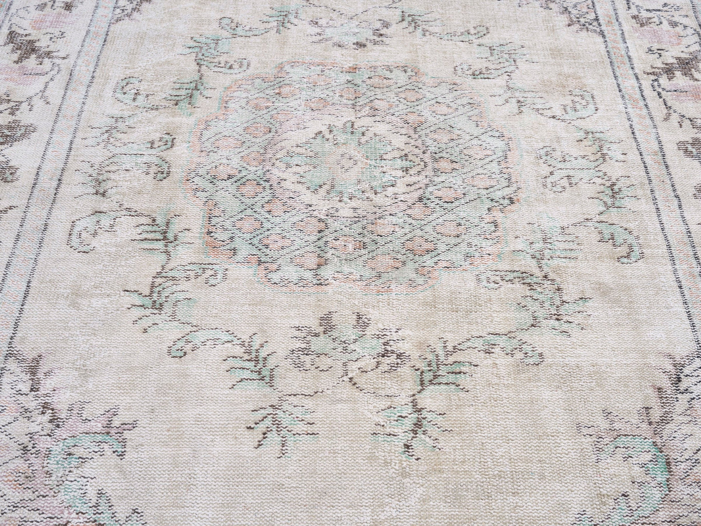 1586 - 6' x 10'