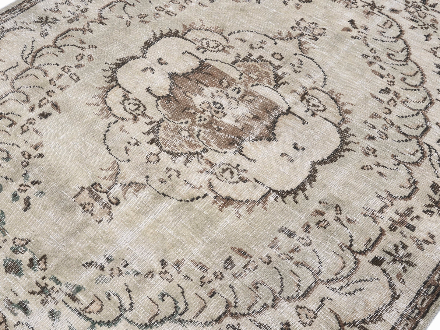 1788 - 5'5" x 8'2"