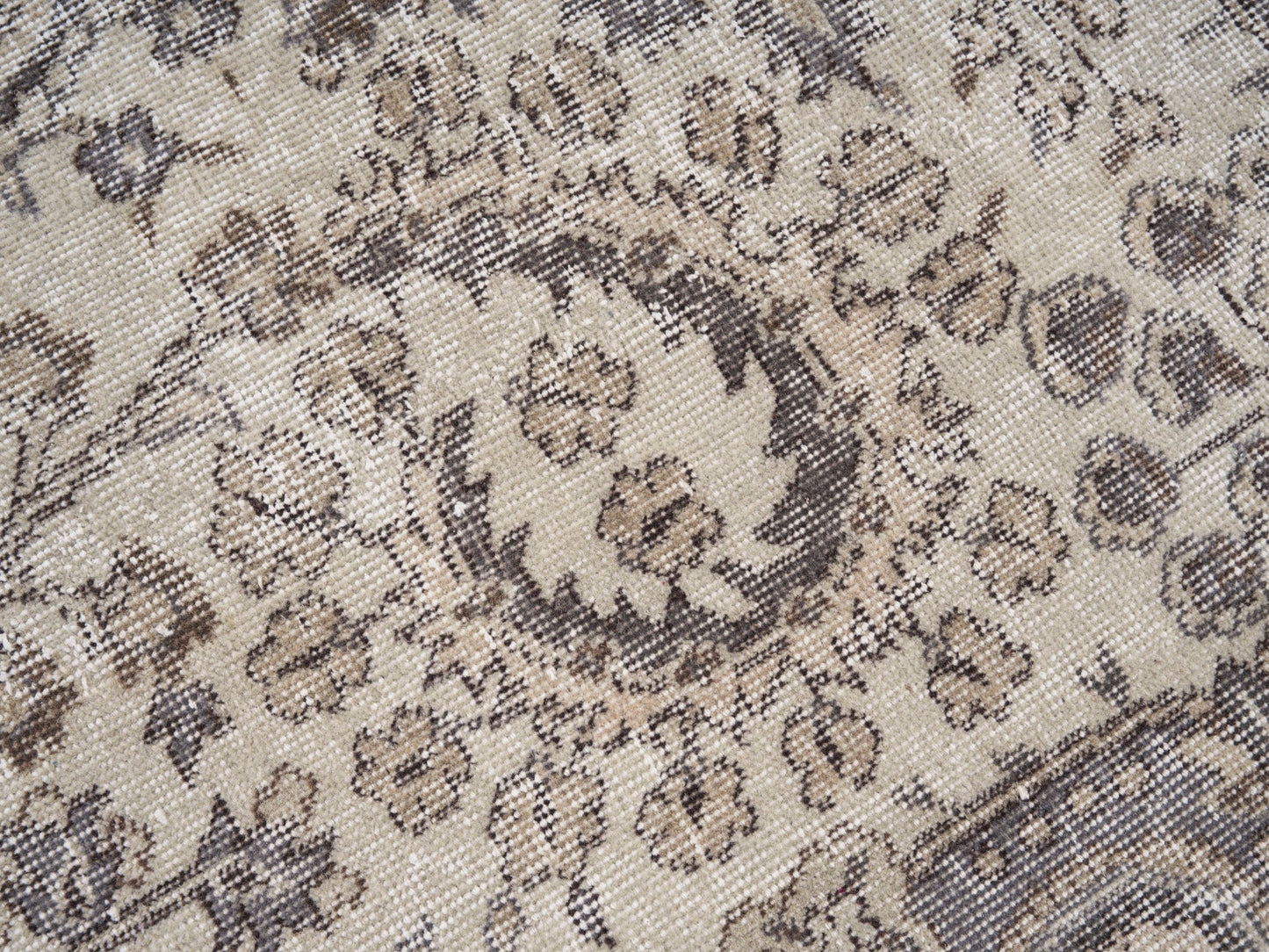 1832 - 5'1" x 9'1"