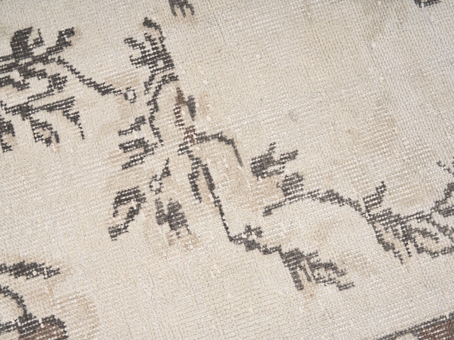 8166 - 5'10" x 8'11"