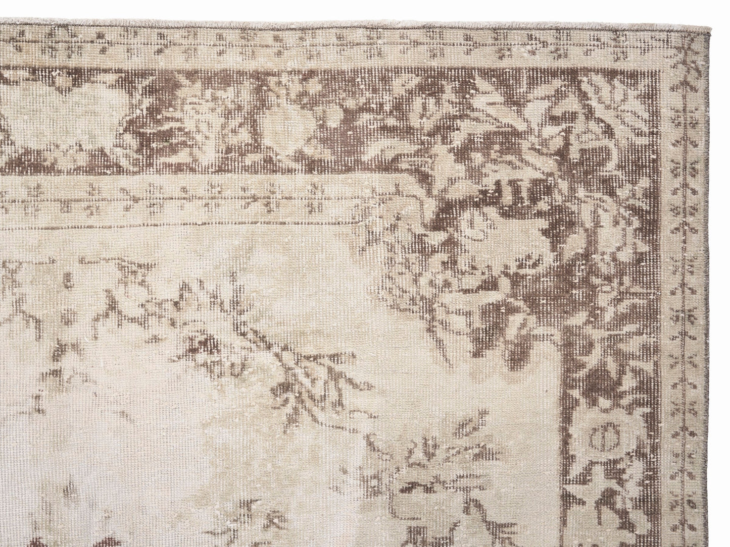 8166 - 5'10" x 8'11"