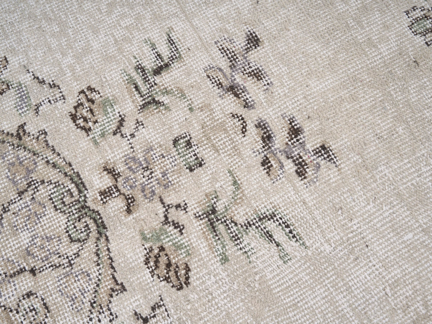 8096 - 5'10" x 9'10"