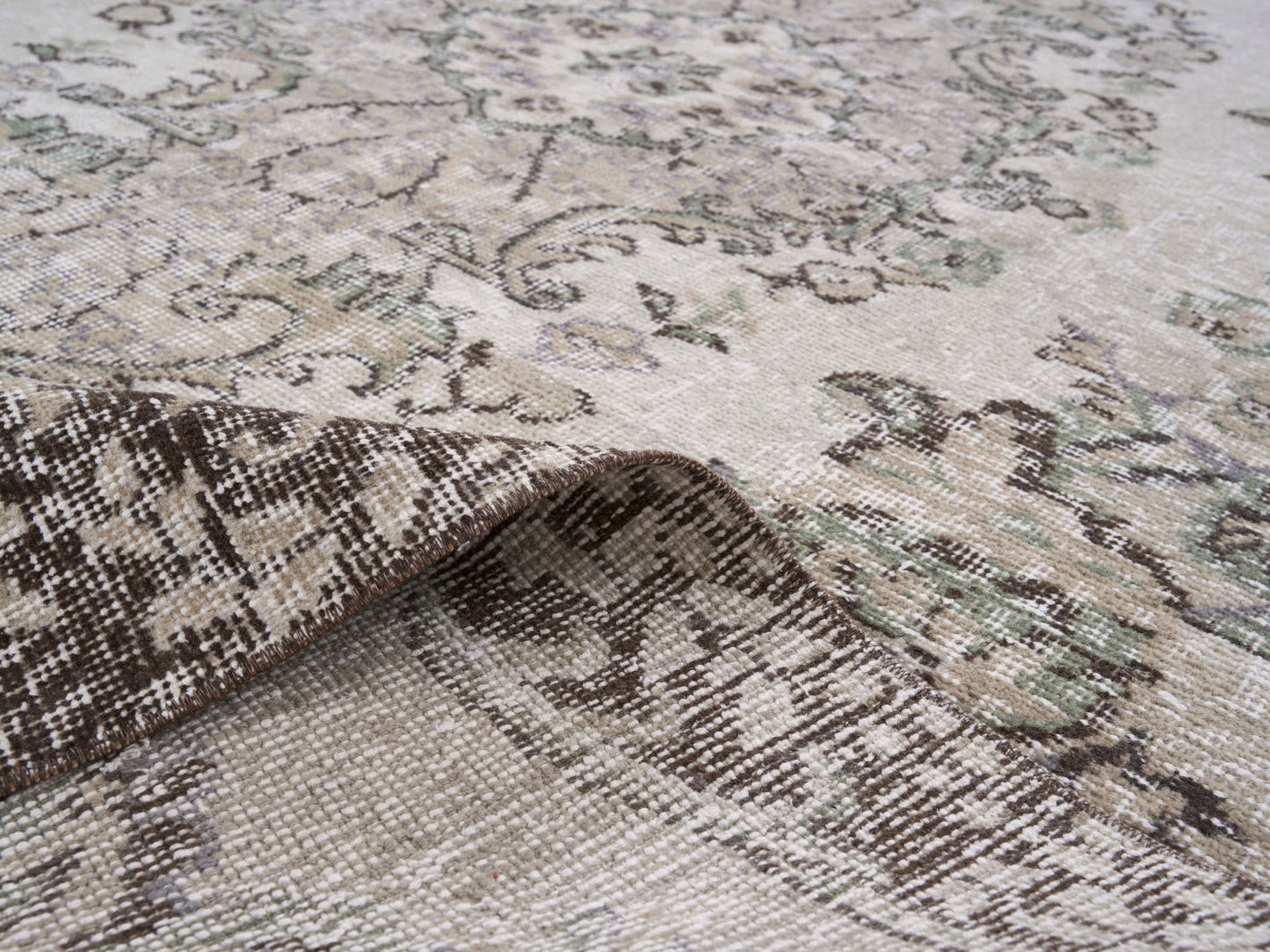 8096 - 5'10" x 9'10"