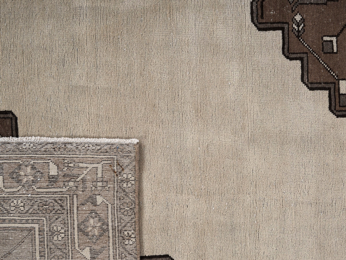 9010 - 7'9" x 10'11"