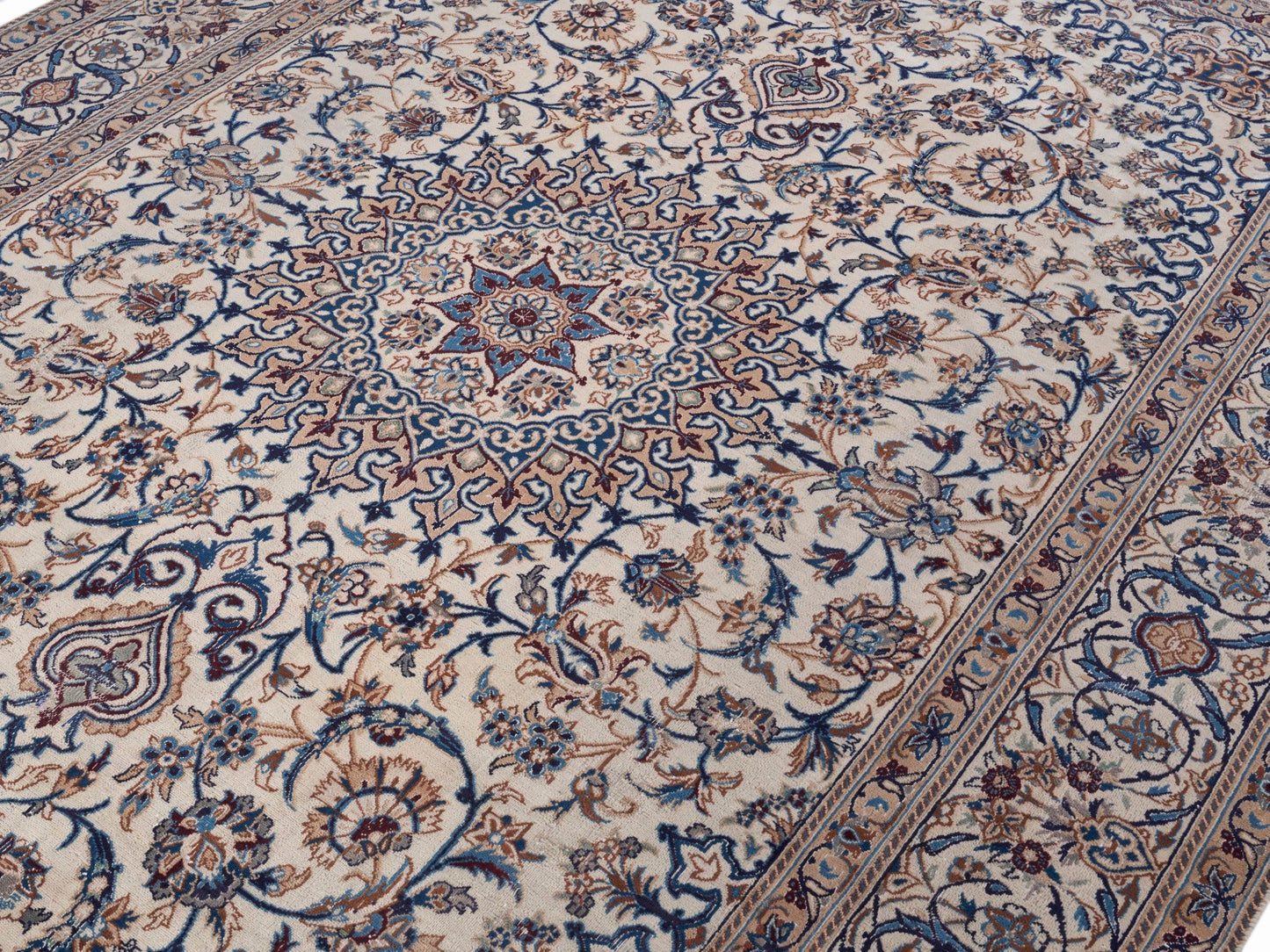 9005 - 7'8" x 11'10"