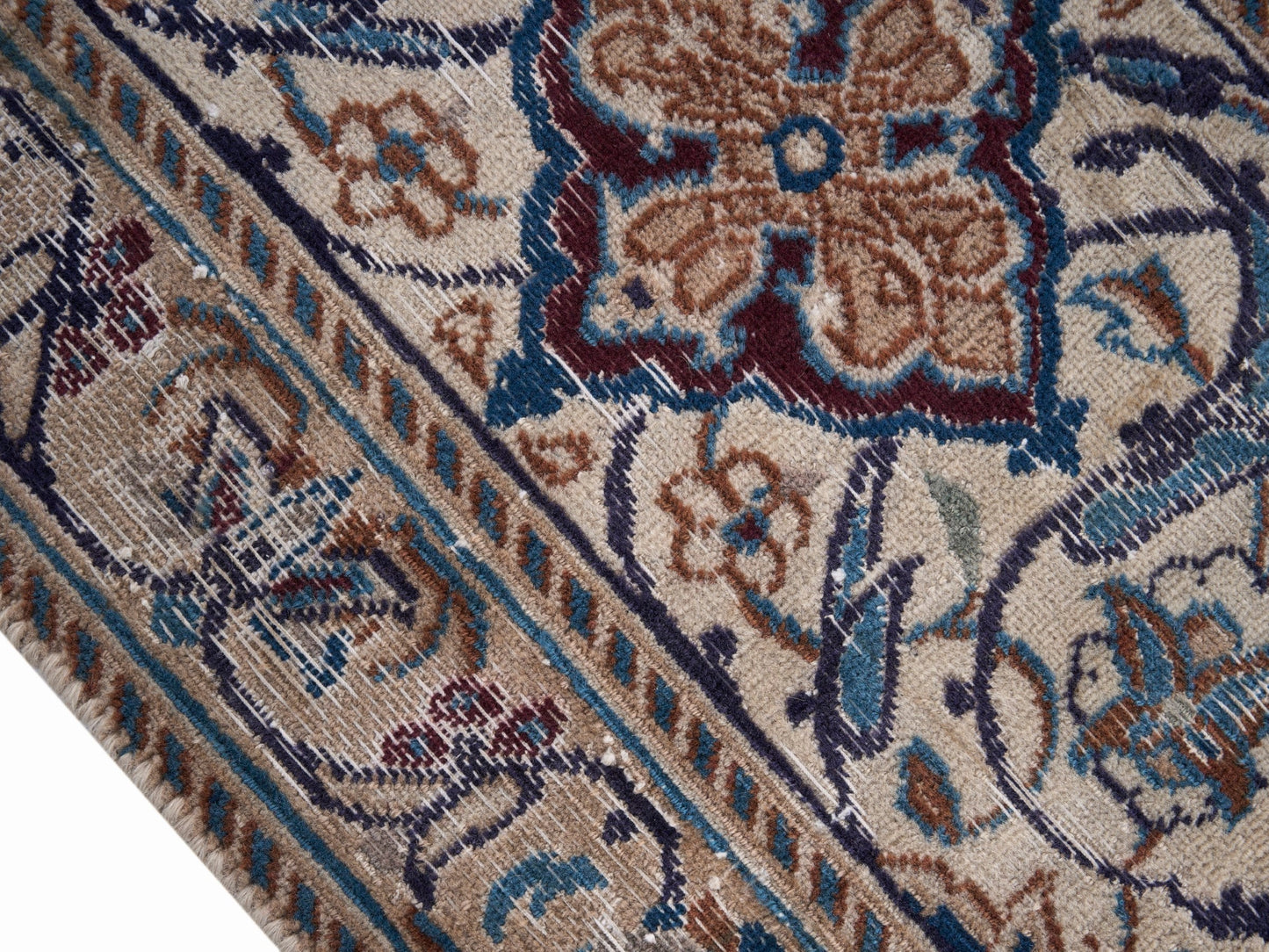 9005 - 7'8" x 11'10"