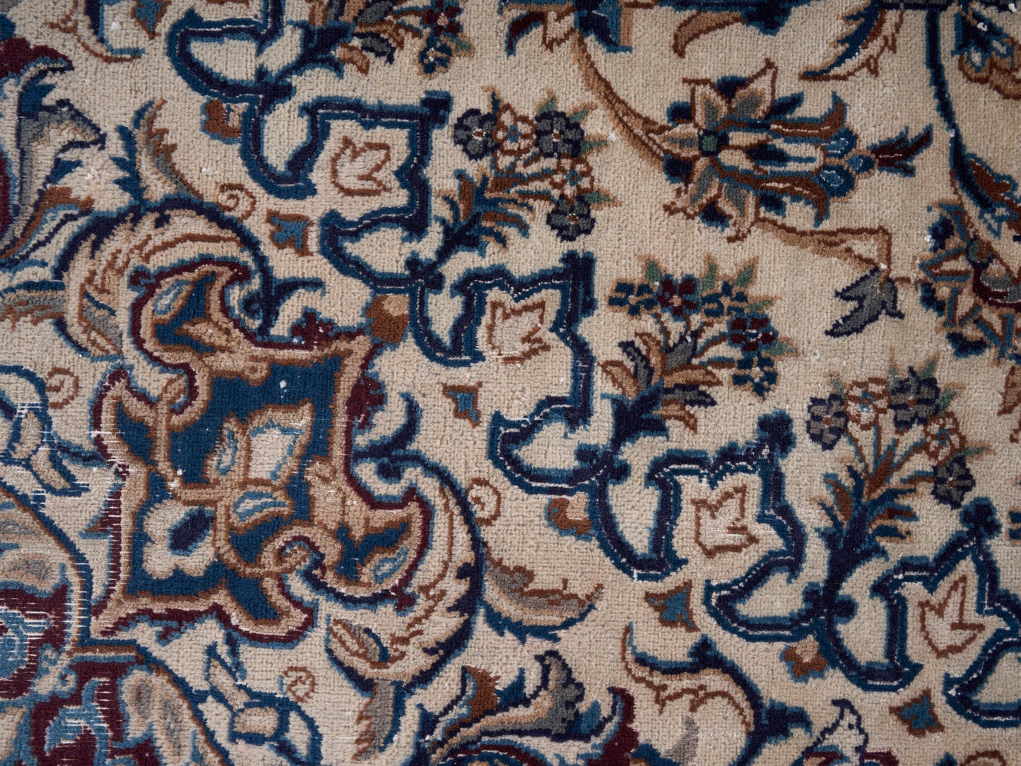 9005 - 7'8" x 11'10"