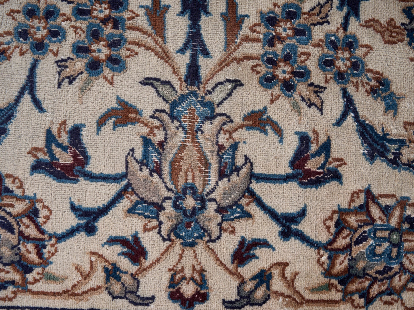 9005 - 7'8" x 11'10"