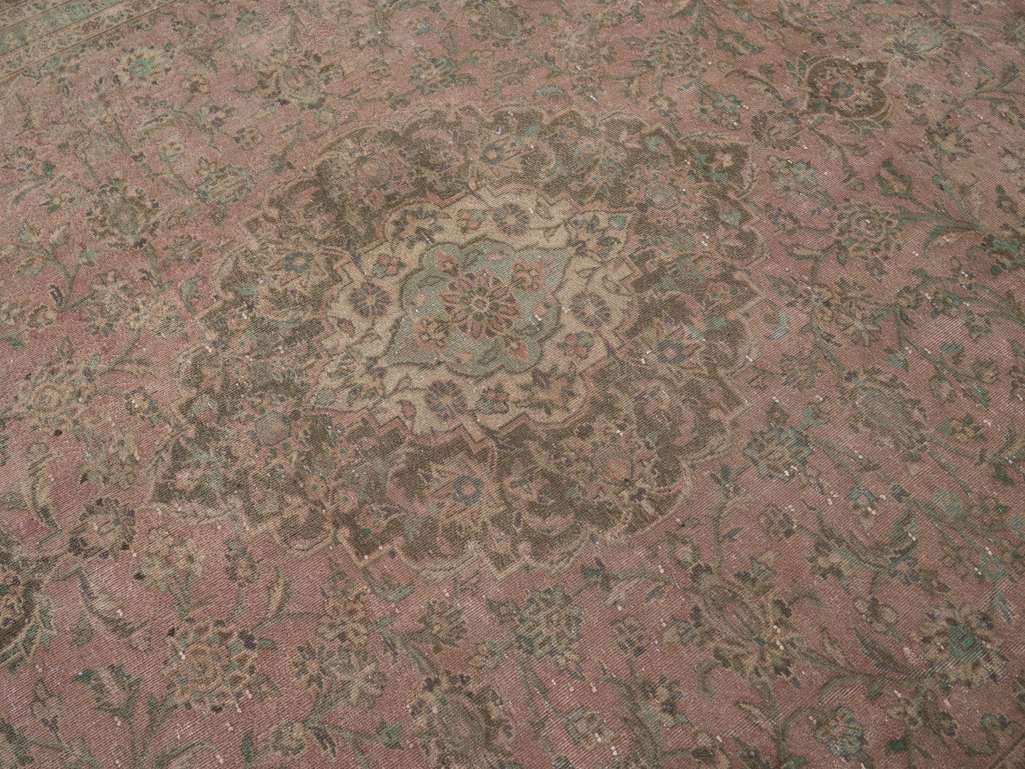 XL328 - 8' x 11'