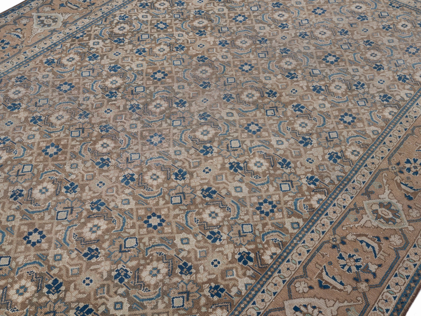 8990 - 6'11" x 10'3"