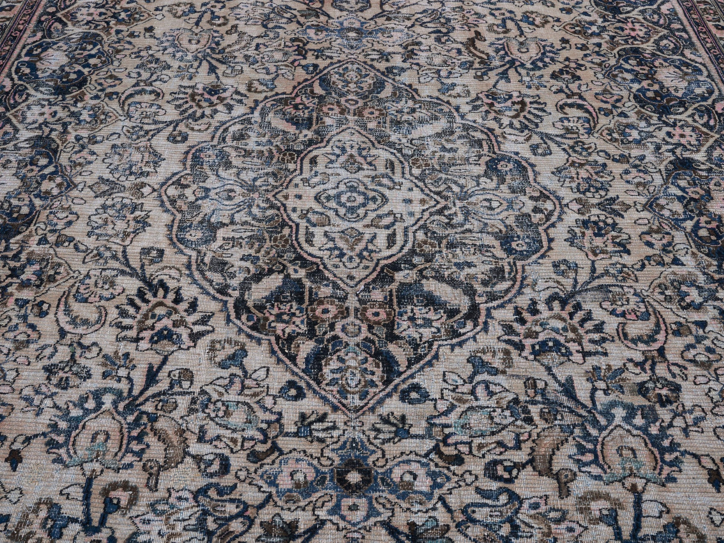 8996 - 7'10" x 10'11"