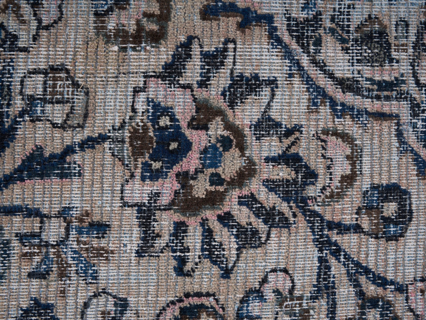 8996 - 7'10" x 10'11"