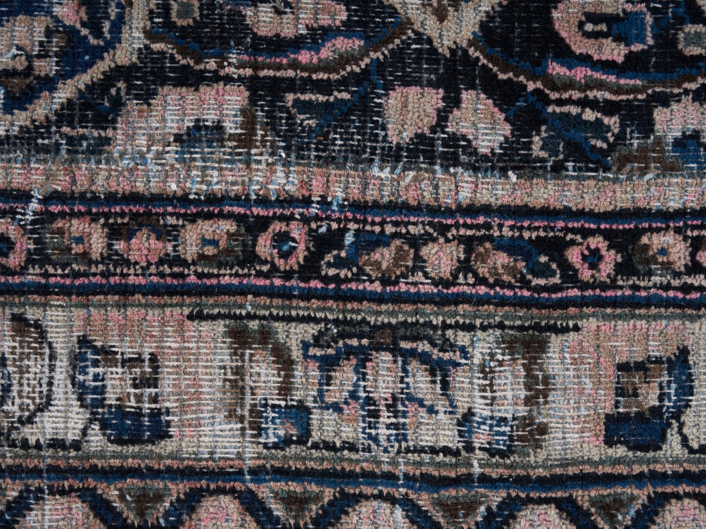 8996 - 7'10" x 10'11"