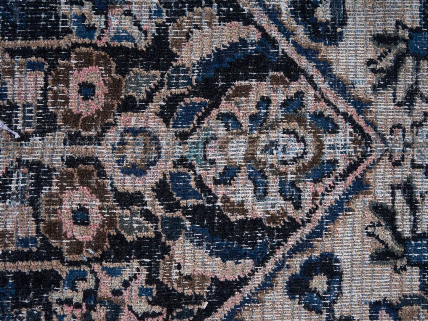 8996 - 7'10" x 10'11"