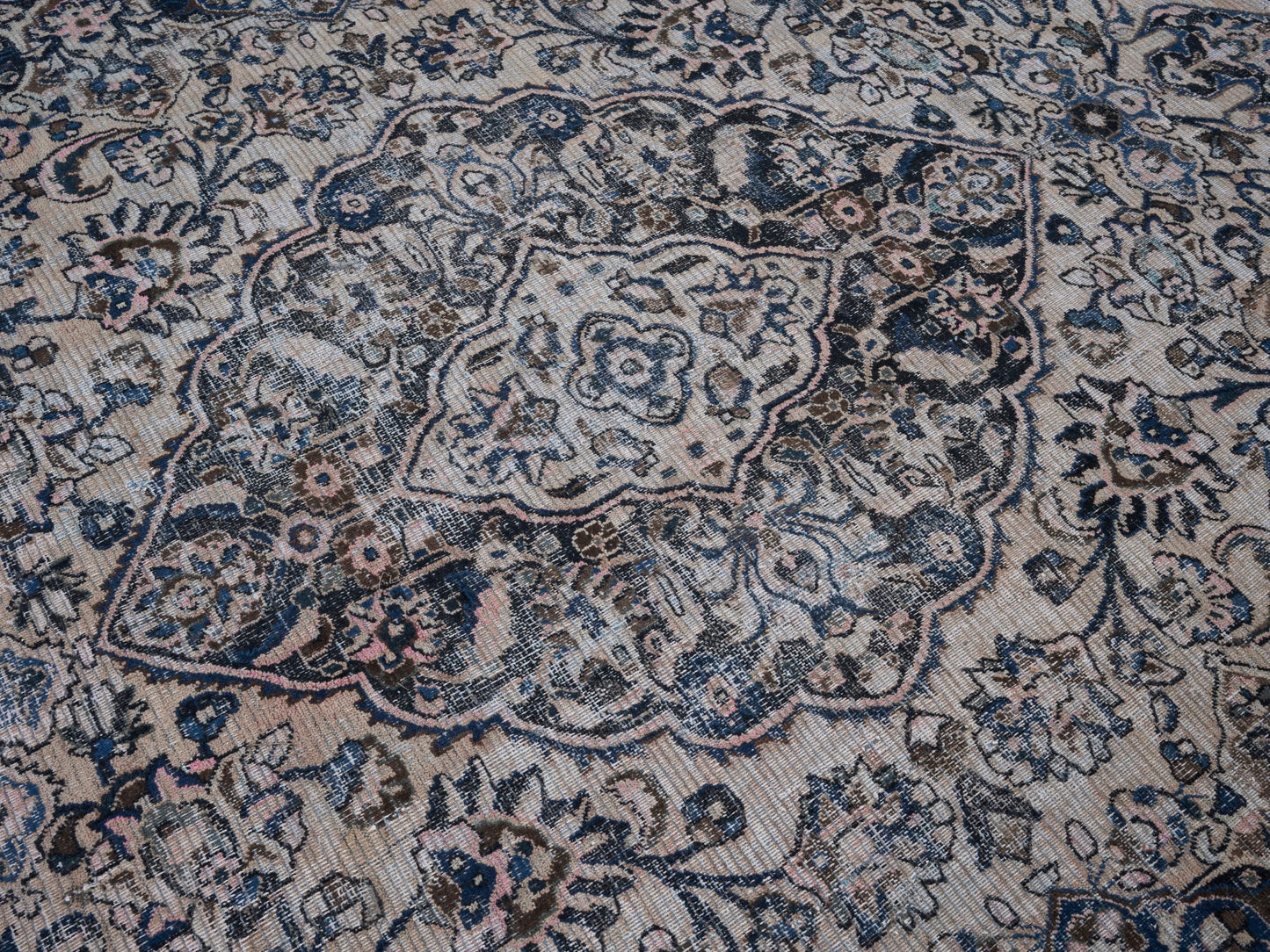 8996 - 7'10" x 10'11"