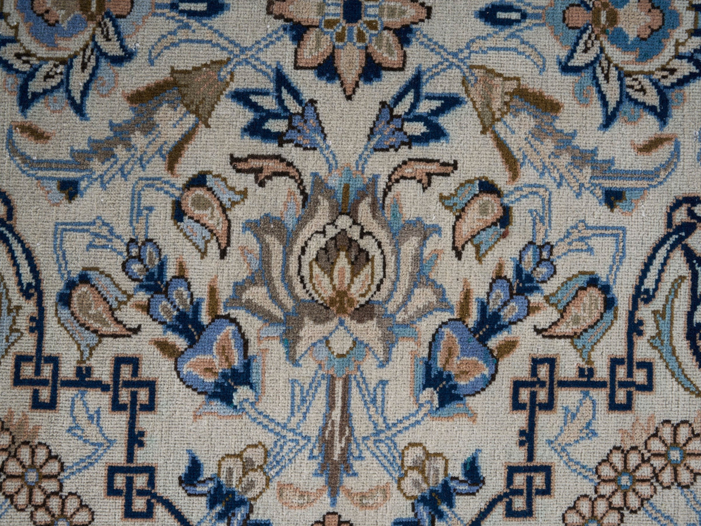 8975 - 7'10" x 10'2"