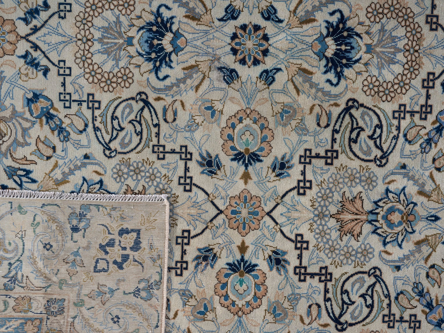 8975 - 7'10" x 10'2"