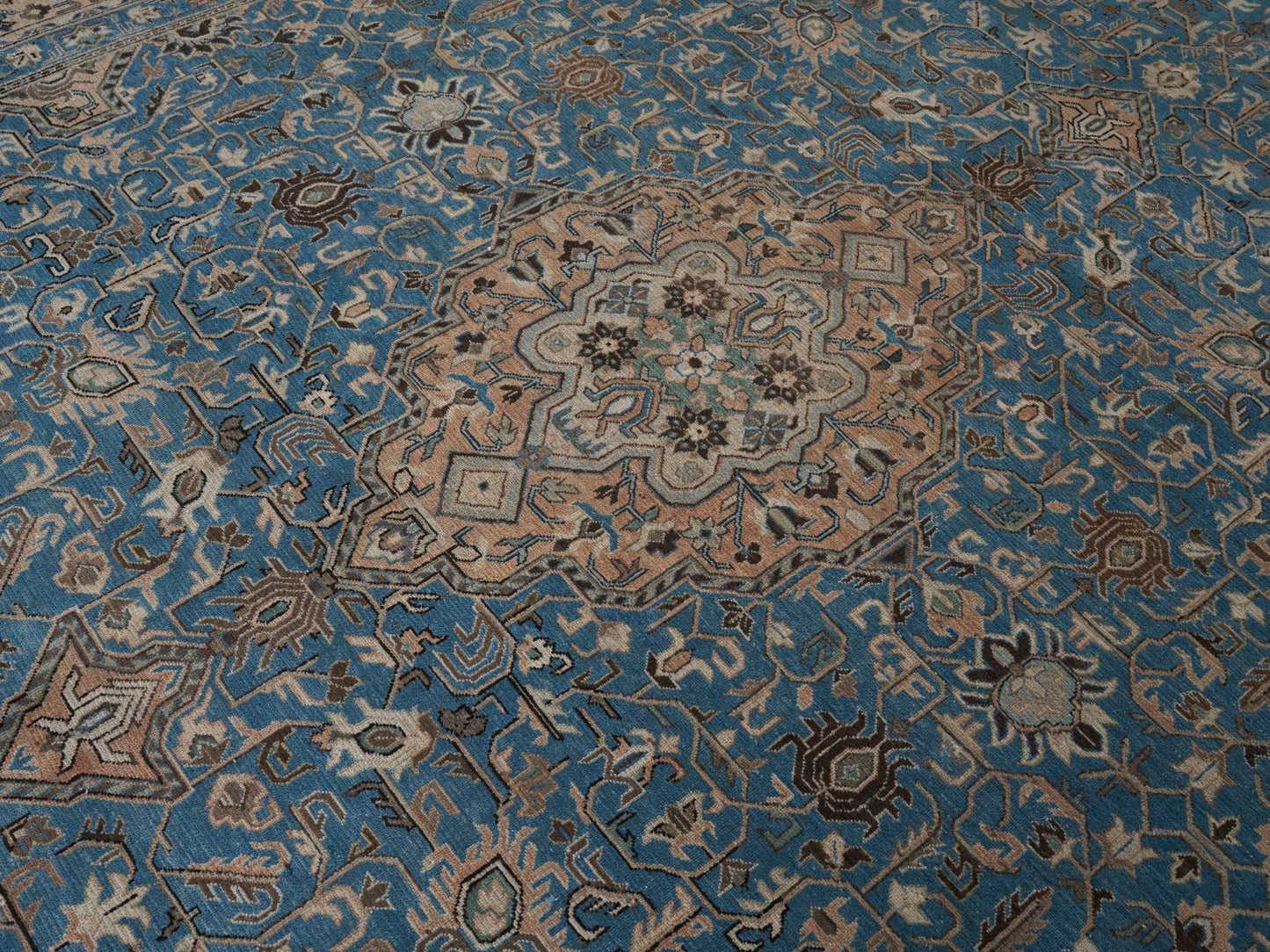 8982 - 7'11" x 11'9"