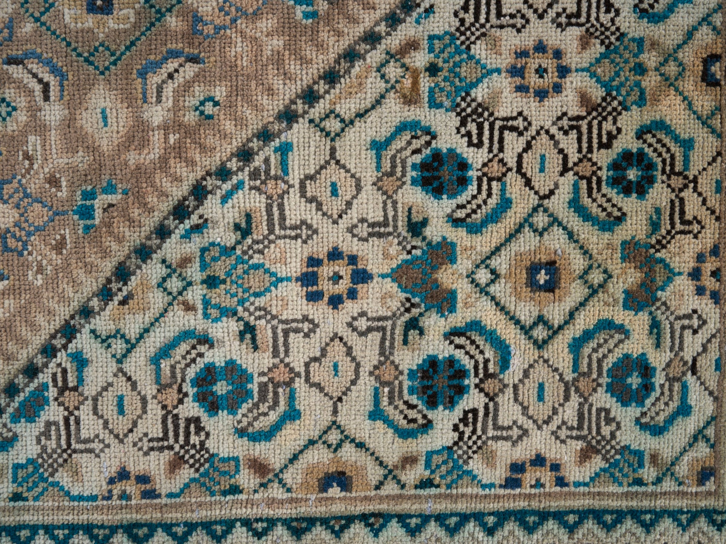 XL232 - 9'1" x 12'10"