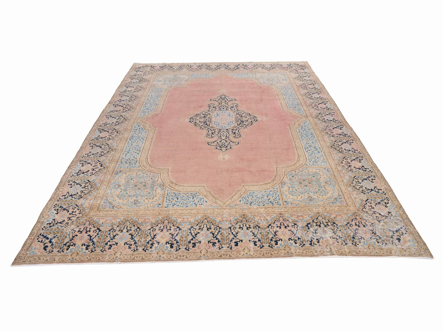 9033 - 9'8" x 13'11"