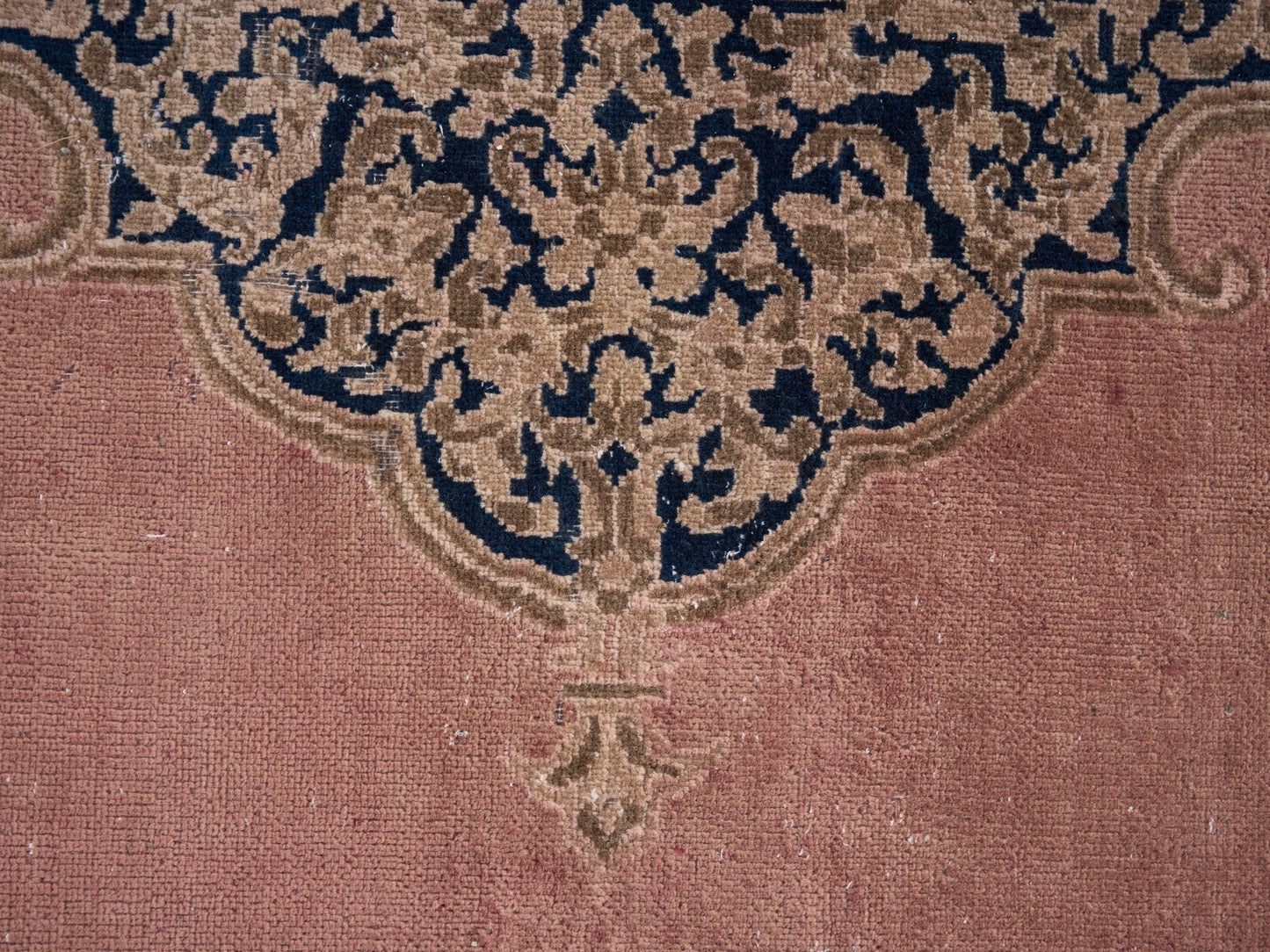 9033 - 9'8" x 13'11"