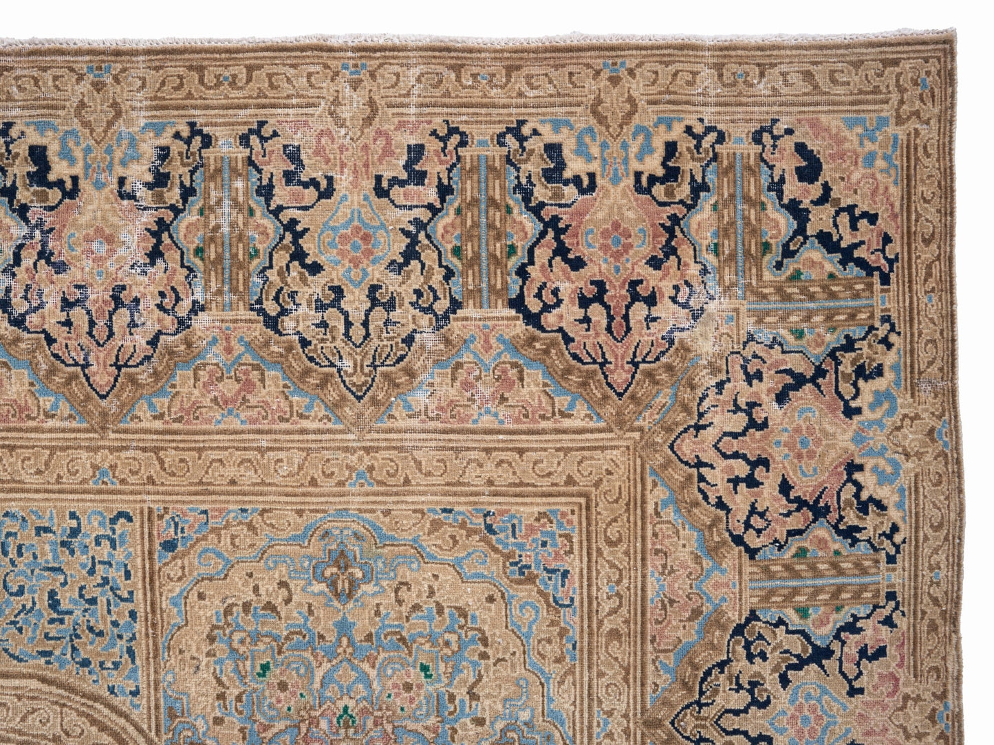 9033 - 9'8" x 13'11"