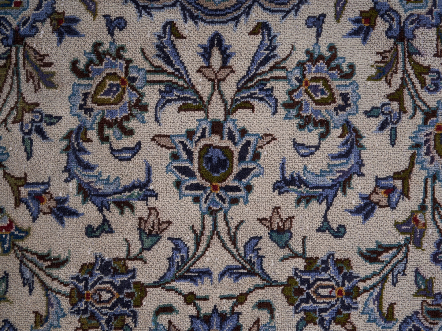 XL304 - 9'1" x 12'2"