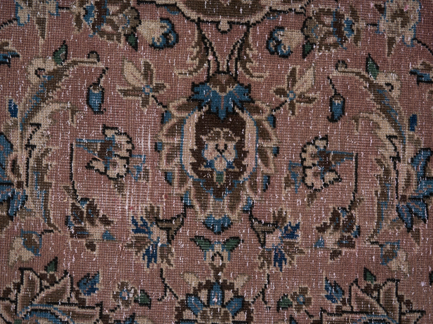 9038 - 7'7" x 10'11"