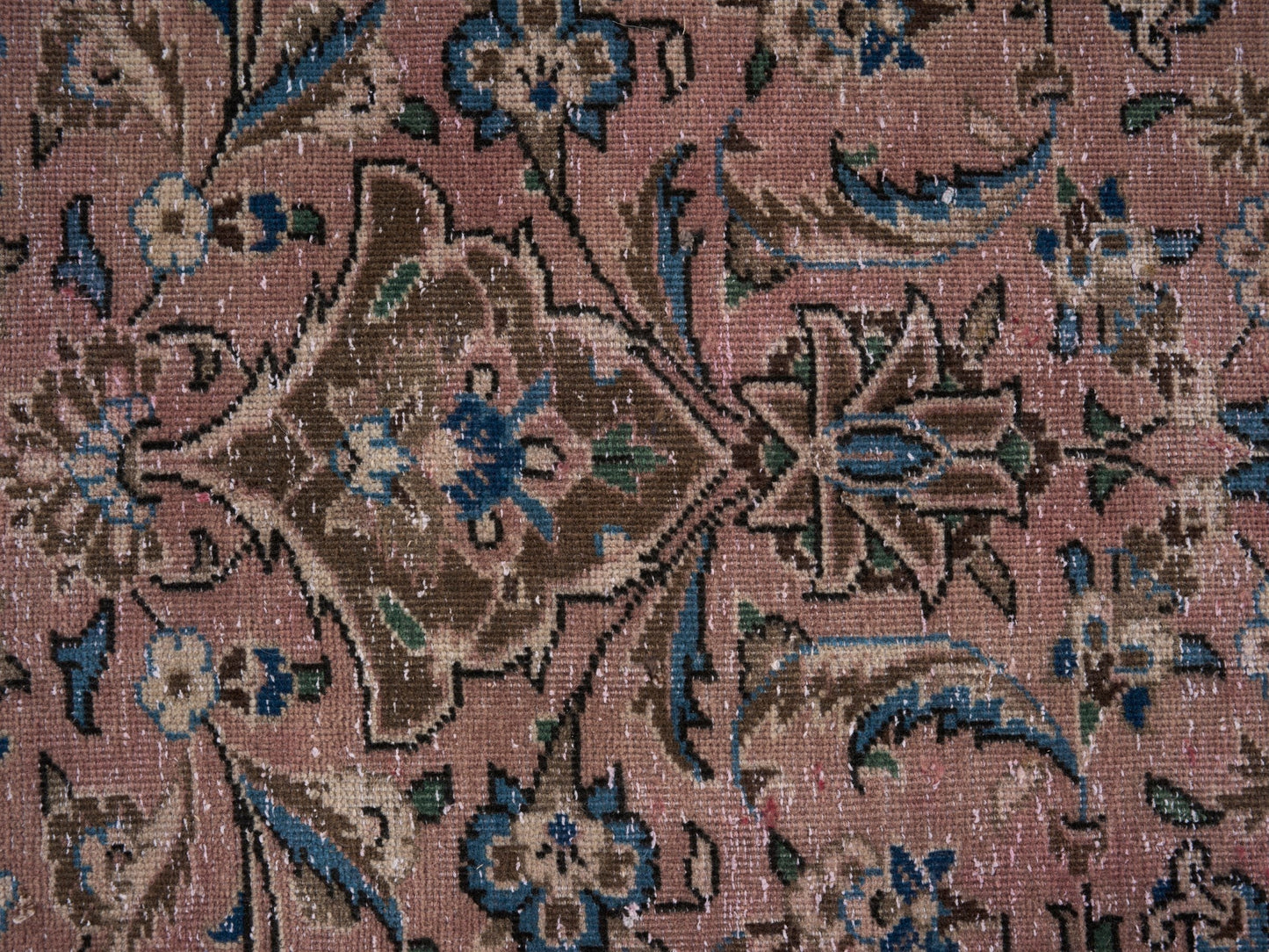 9038 - 7'7" x 10'11"