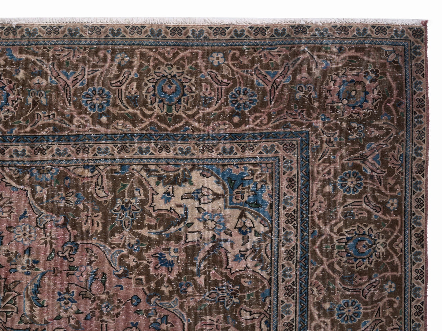 9038 - 7'7" x 10'11"