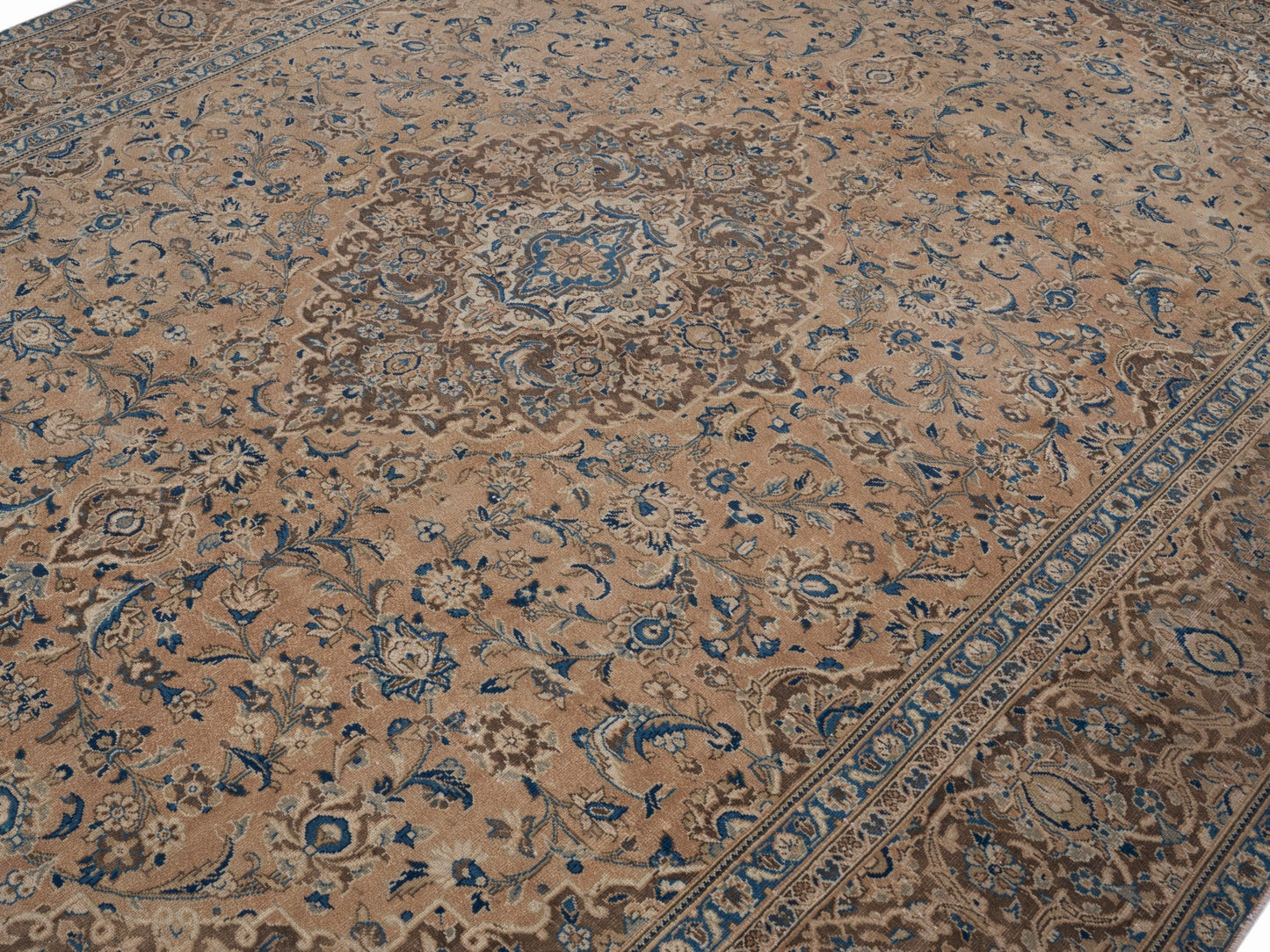 8977 - 9'3" x 12'10"