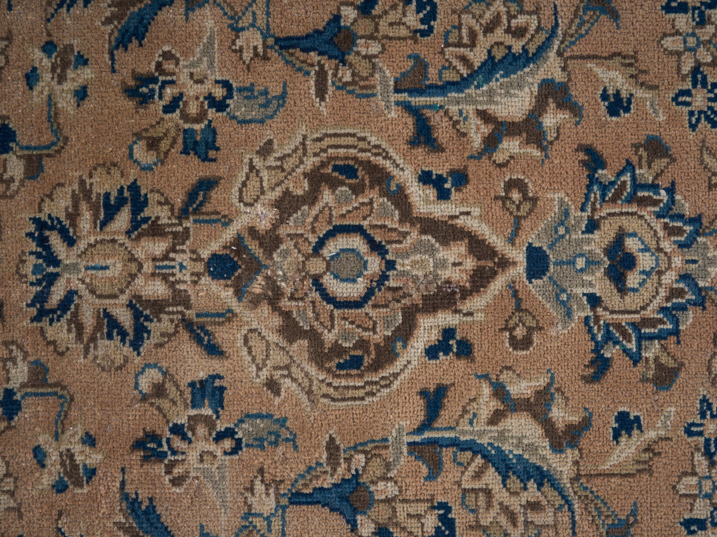 8977 - 9'3" x 12'10"